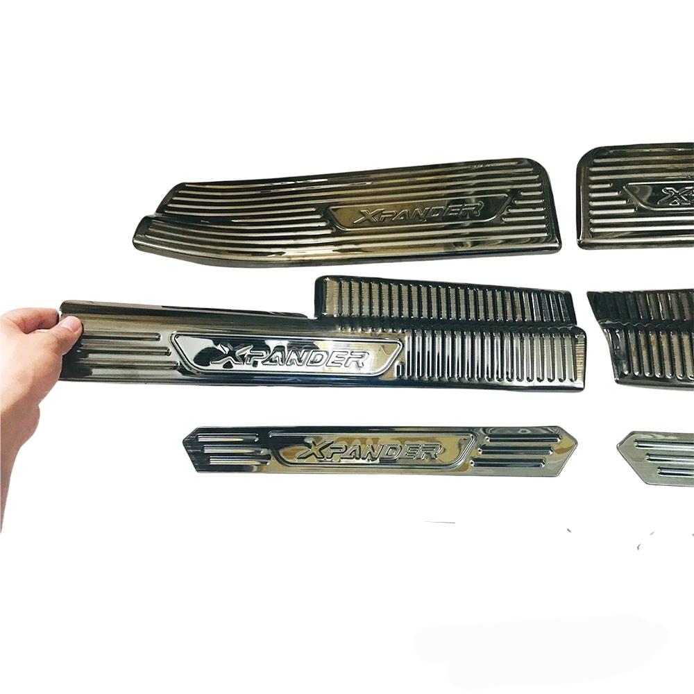 Ốp bậc cửa, nẹp bước chân trong, ngoài cho xe Mitsubishi Xpander 2019-2021, gồm cả bản Cross chất liệu titan cao cấp