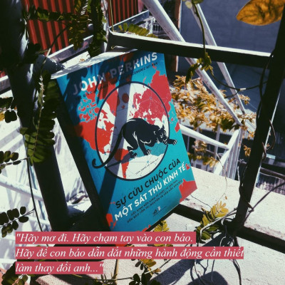 Sách - Sự cứu chuộc của một sát thủ kinh tế