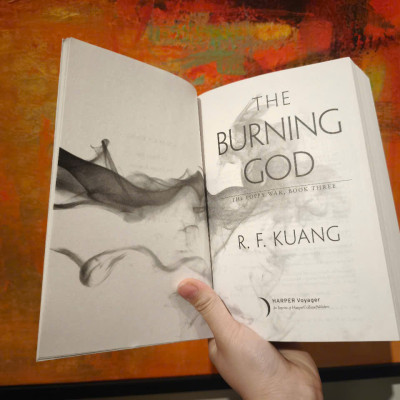 Sách - The Burning God (The Poppy War, 3) by R. F Kuang/Best Science Fiction & Fantasy/Paperback US/Ngoại văn chính hãng