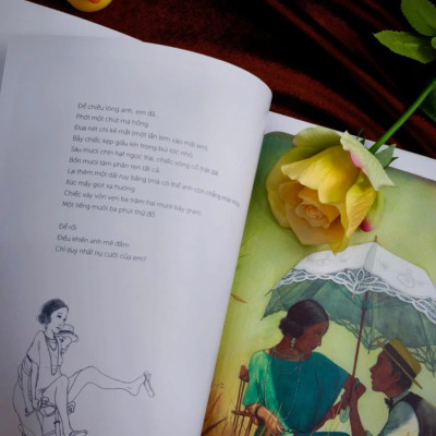 Sách - Khi Yêu - Phiên bản Khổ lớn Bìa gỗ