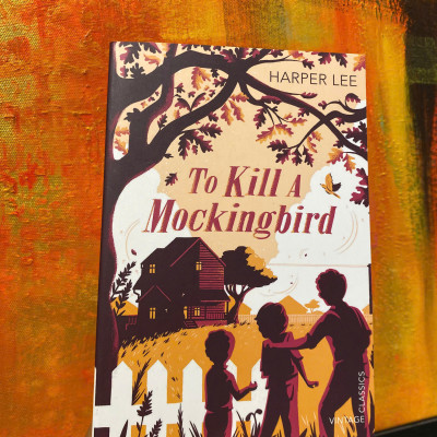 Sách - To Kill a Mockingbird by Harper Lee - The bestselling, Pulitzer Prize-winning classic / Classics / Fiction in English