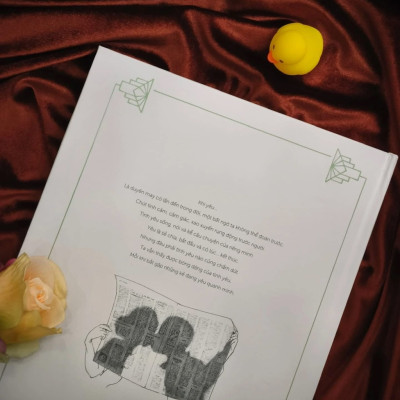 Sách - Khi Yêu - Phiên bản Khổ lớn Bìa gỗ