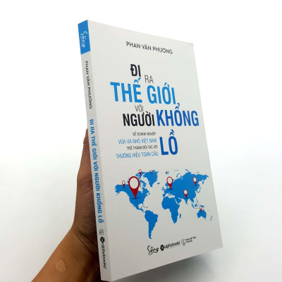 Đi Ra Thế Giới Với Người Khổng Lồ