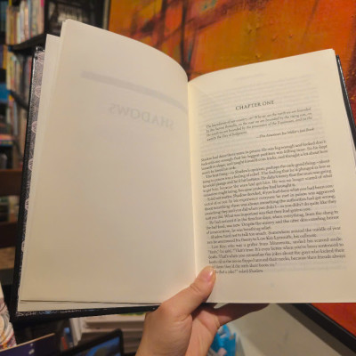 Sách - American Gods and Anansi Boys by Neil Gaiman/Bìa cứng/Tiểu thuyết Fantassy tiếng Anh