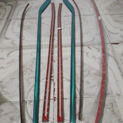 Nẹp viền chân chân kính dành xe Toyota Fortuner đời 2017-2019