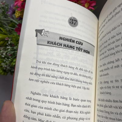NÓI SAO CHO KHÁNH HÀNH THÍCH-  BÁN SAO CHO KHÁCH HÀNG MUA – Jeb Blount – Trương Tuấn dịch - 1980 books  - NXB ĐH Kinh Tế Quốc Dân