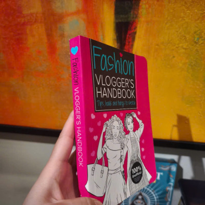 Sách - Fashion Vlogger