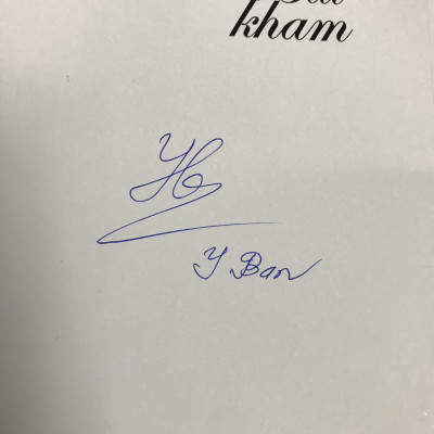 Bất Kham - tập thơ của nhà văn Y Ban