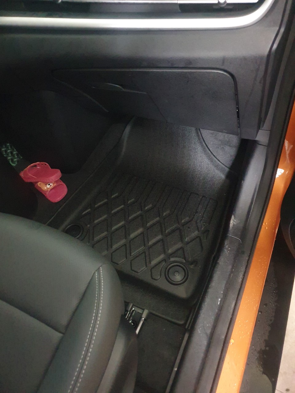 Thảm lót sàn 1 lớp sd1 xe ô tô Vinfast Herio Green - nhãn hiệu Macsim chất liệu nhựa TPE cao cấp màu đen