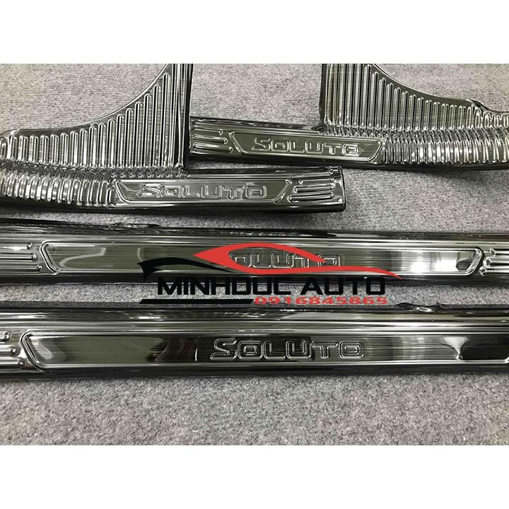 Ốp bậc cửa trong ngoài titan Kia Soluto