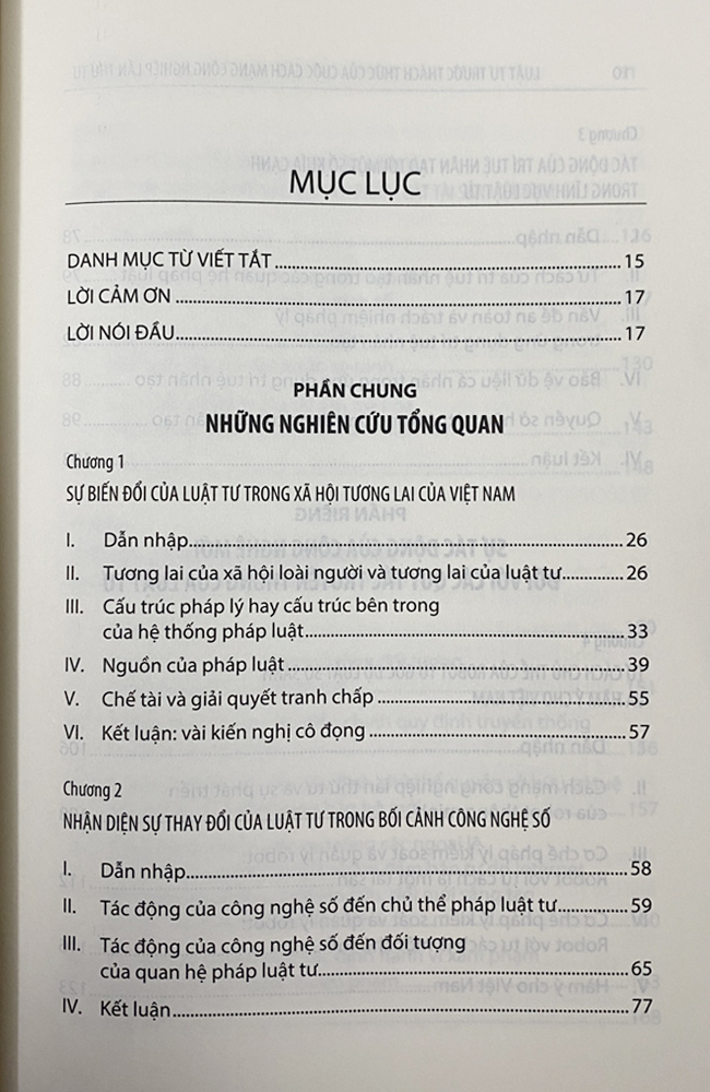 Sách - Luật tư - Trước thách thức của cuộc cách mạng công nghiệp lần thứ tư