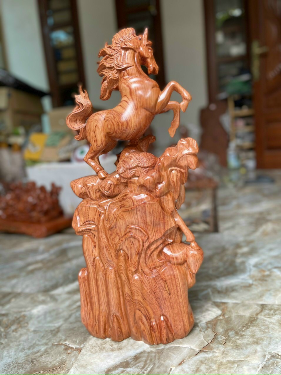 Tượng con ngựa song mã uyên ương bằng gỗ hương đá kt cao 60cm