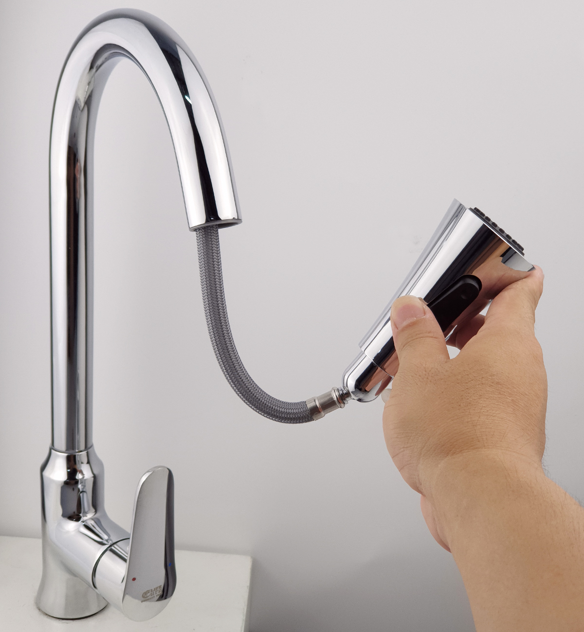 Vòi Rửa Chén Nóng Lạnh Dây Kéo Đồng Mạ Chrome Eurolife EL-KM05 (Trắng bạc)