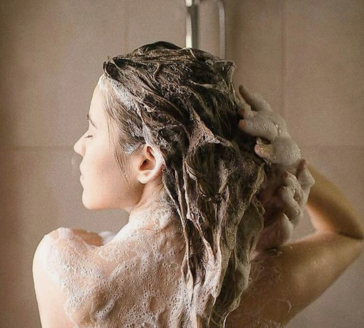 Túi Refill Dầu Gội Đầu Nuôi Dưỡng Tóc Chắc Khỏe Chiết Xuất Tinh Dầu Ngựa Deve Natural Oil Shampoo (400 mL)