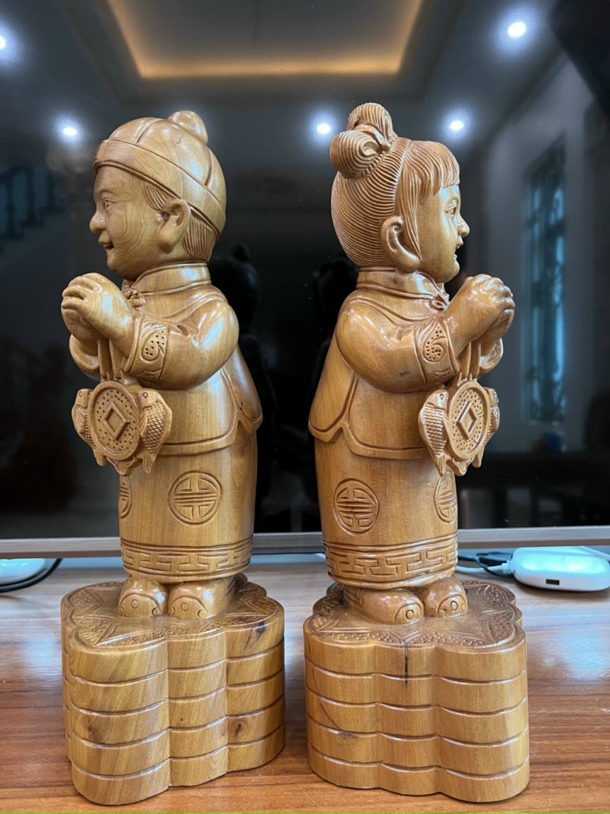 Cặp tượng tiểu đồng chúc phúc trang trí phòng khách bằng gỗ bách xanh thơm phức kt cao 40×14cm