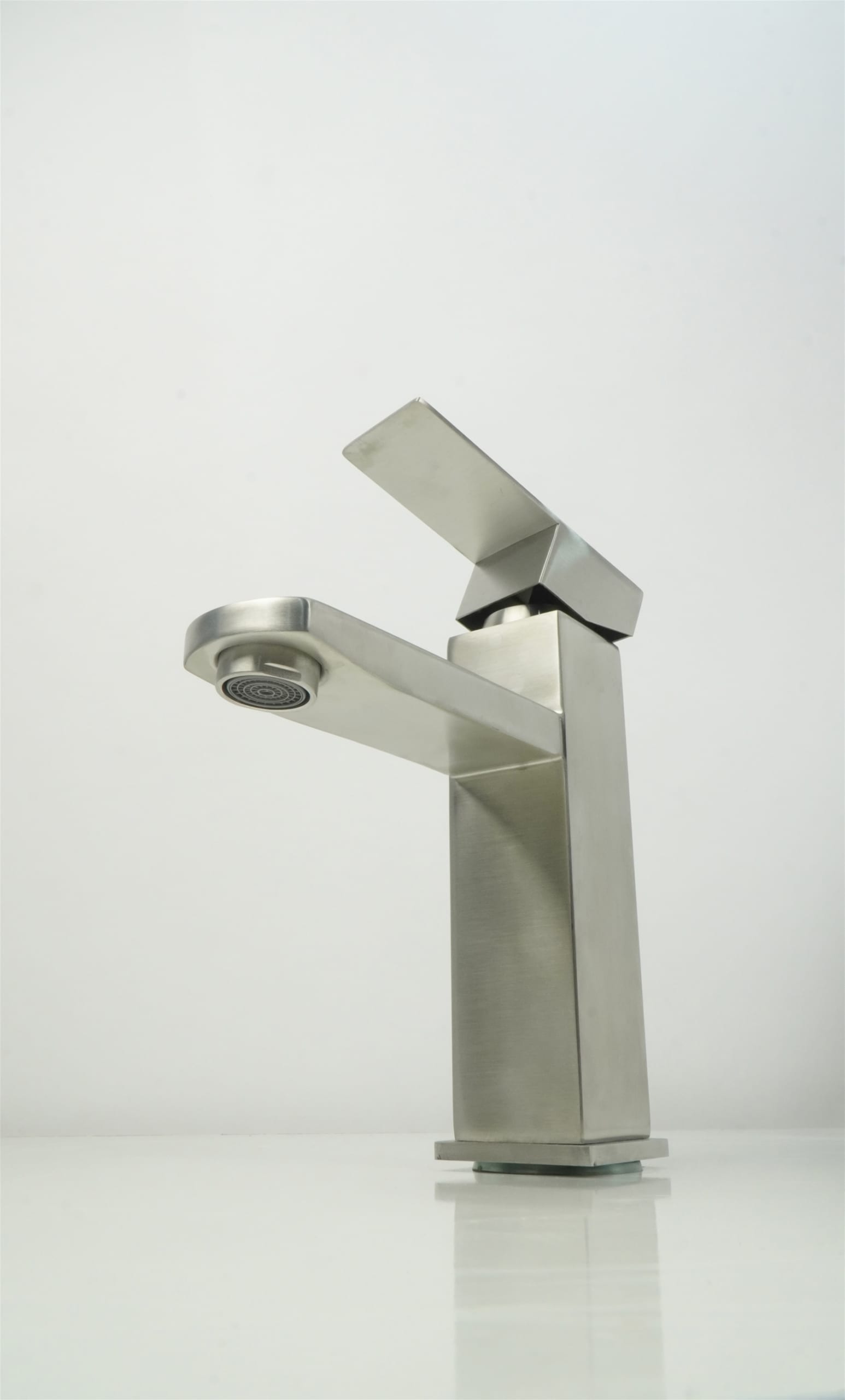 Vòi lavabo nóng lạnh inox SUS 304 Juno sofa Teady VCT- 3043A