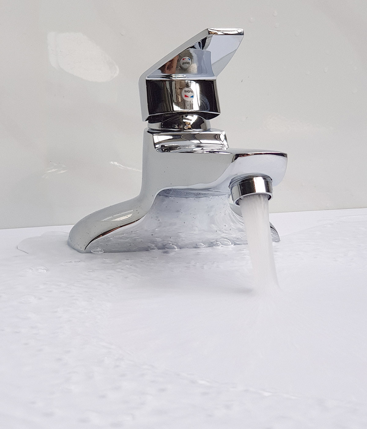 Vòi Lavabo nóng lạnh 2 chân Đồng mạ Chrome Eurolife EL-SUN 03 (Trắng bạc)