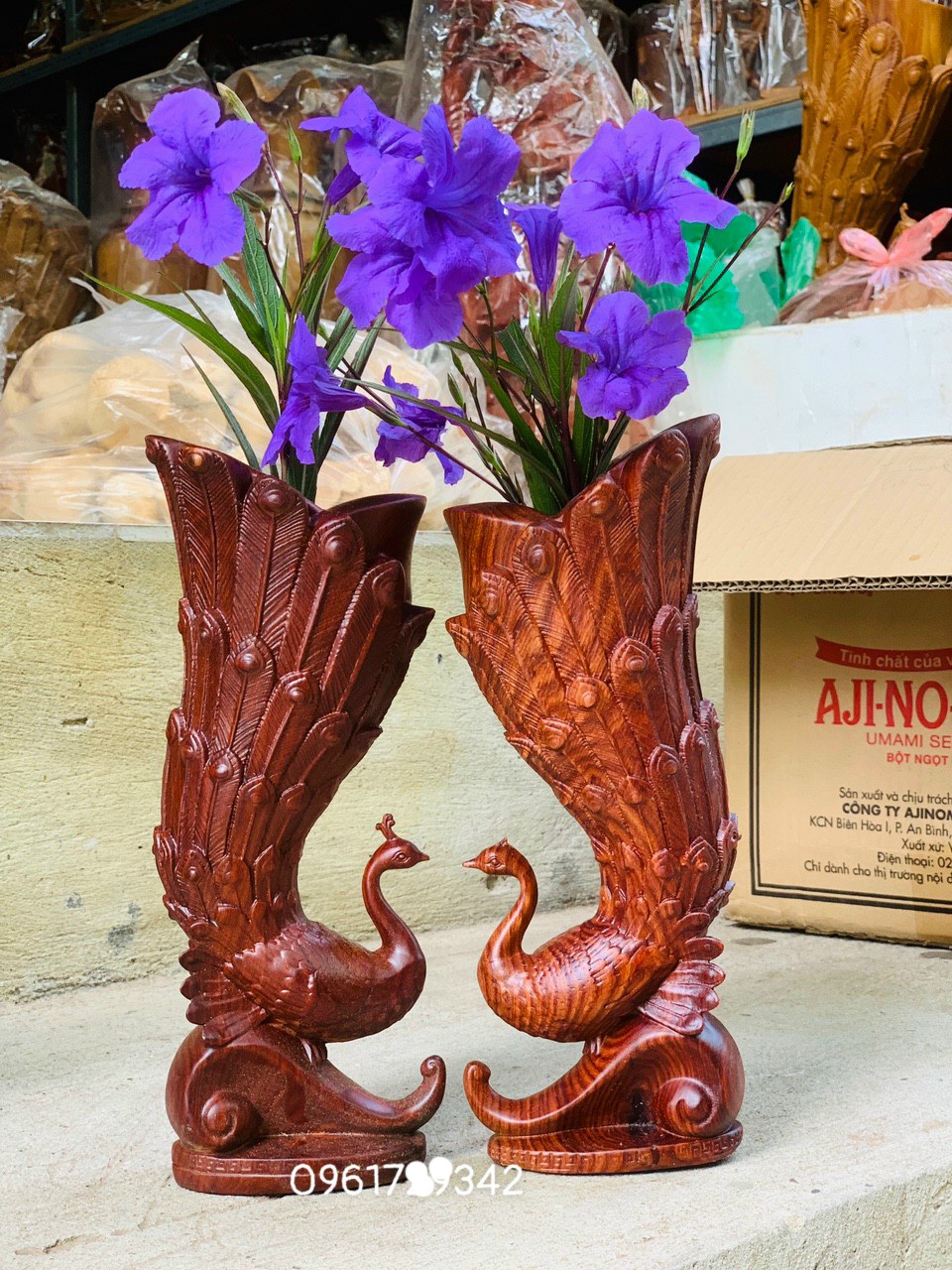 Cặp chim công cắm hoa ,tranh trí nghệ thuật bằng gỗ hương đá cao 40×14×12cm