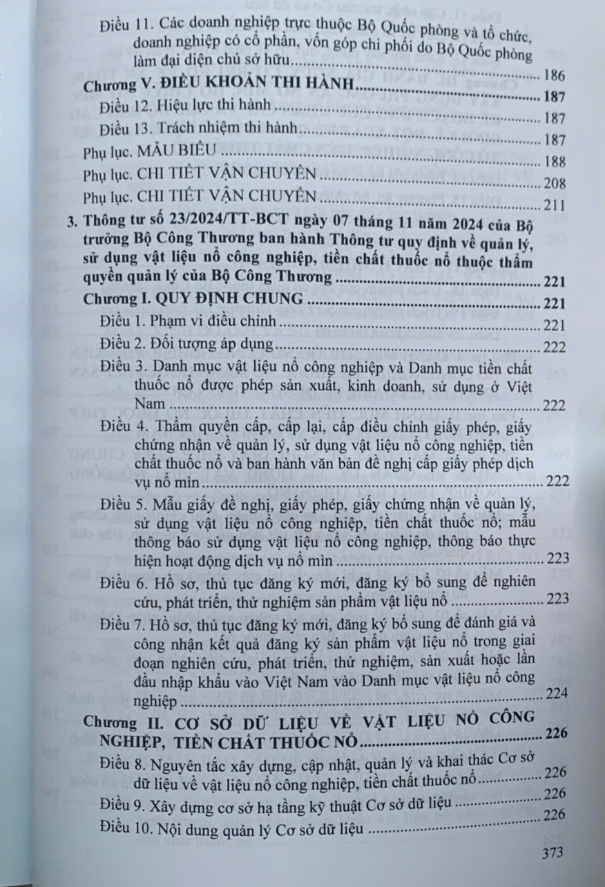 Luật Quản lý, sử dụng vũ khí, vật liệu nổ và công cụ hỗ trợ, các văn bản quy định chi tiết, hướng dẫn thi hành