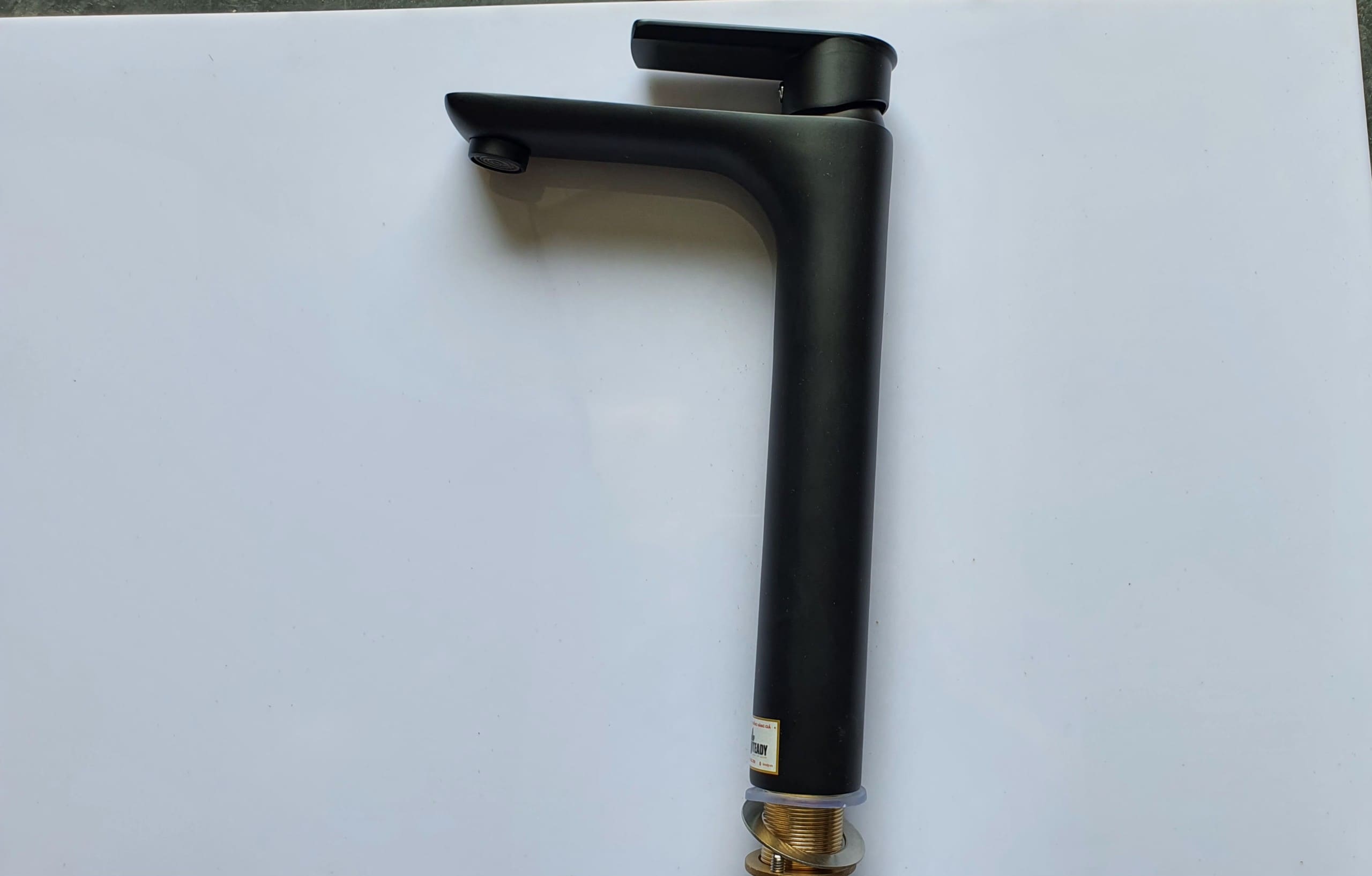Vòi lavabo dây rút đồng mạ tĩnh điện chân không màu đen Juno sofa Teady VCT- 002B