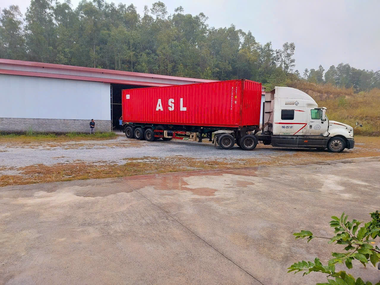 Lót cốp xe ô tô (qd) lux sa chất liệu TPV thương hiệu Macsim màu đen