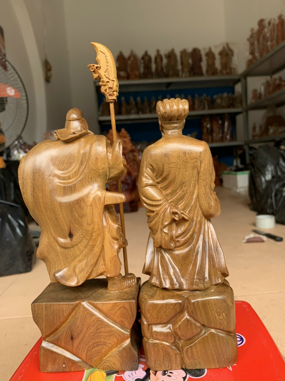 Cặp tượng không minh và quan công văn võ song toàn ,bằng gỗ bách xanh thơm nức kt cao 20cm