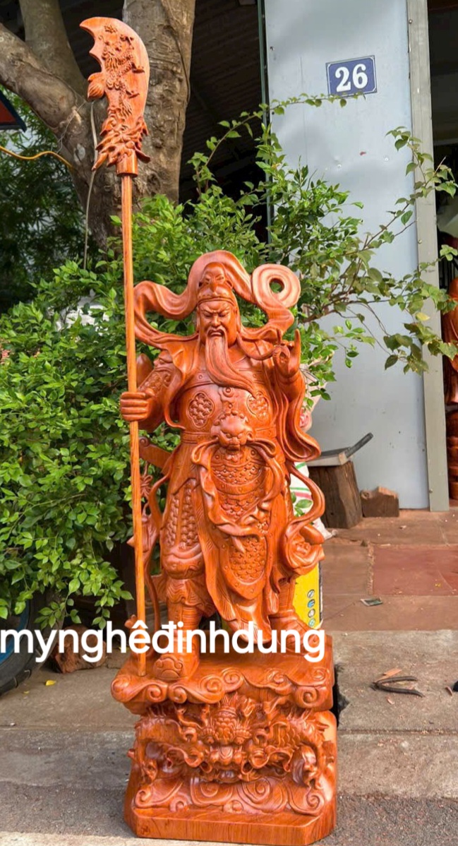 Tượng quan công trấn ải bằng gỗ hương đá vip cao 80cm