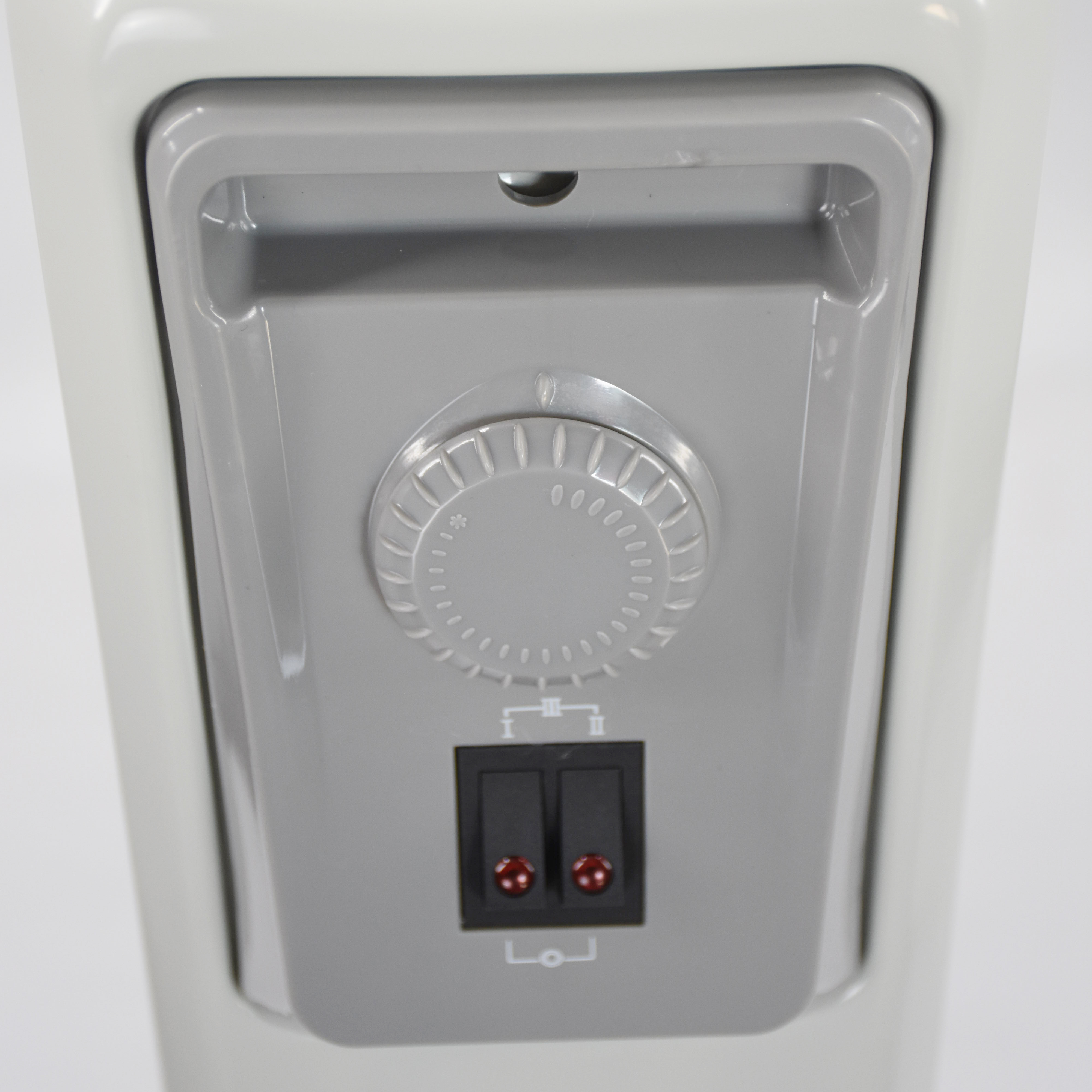 Máy sưởi dầu 15 thanh Tiross TS9219 - Công suất 2800W - Hàng chính hãng