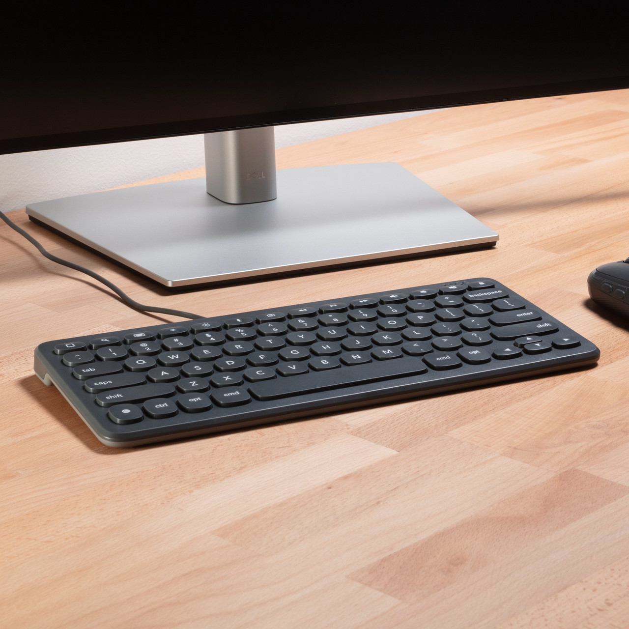 Bàn phím ZAGG Universal Keyboard Type-C, Light-ning, kích thước 12 inch 79 phím, bảo hành 12 tháng 1 đổi 1 - Hàng chính hãng