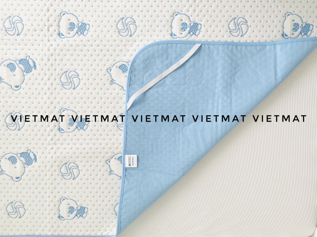 Combo 2 Tấm Lót Chống Thấm VIETMAT Màu Xanh (Size 80 x 120 cm)