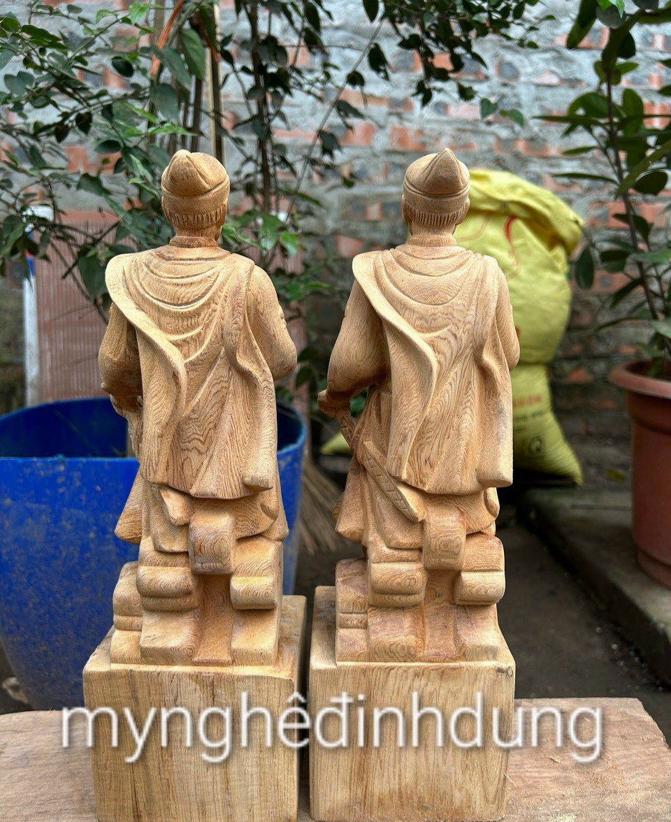 Tượng trần quốc tuấn trần hưng đạo vương bằng gỗ ngọc am thơm nức kt cao 30cm