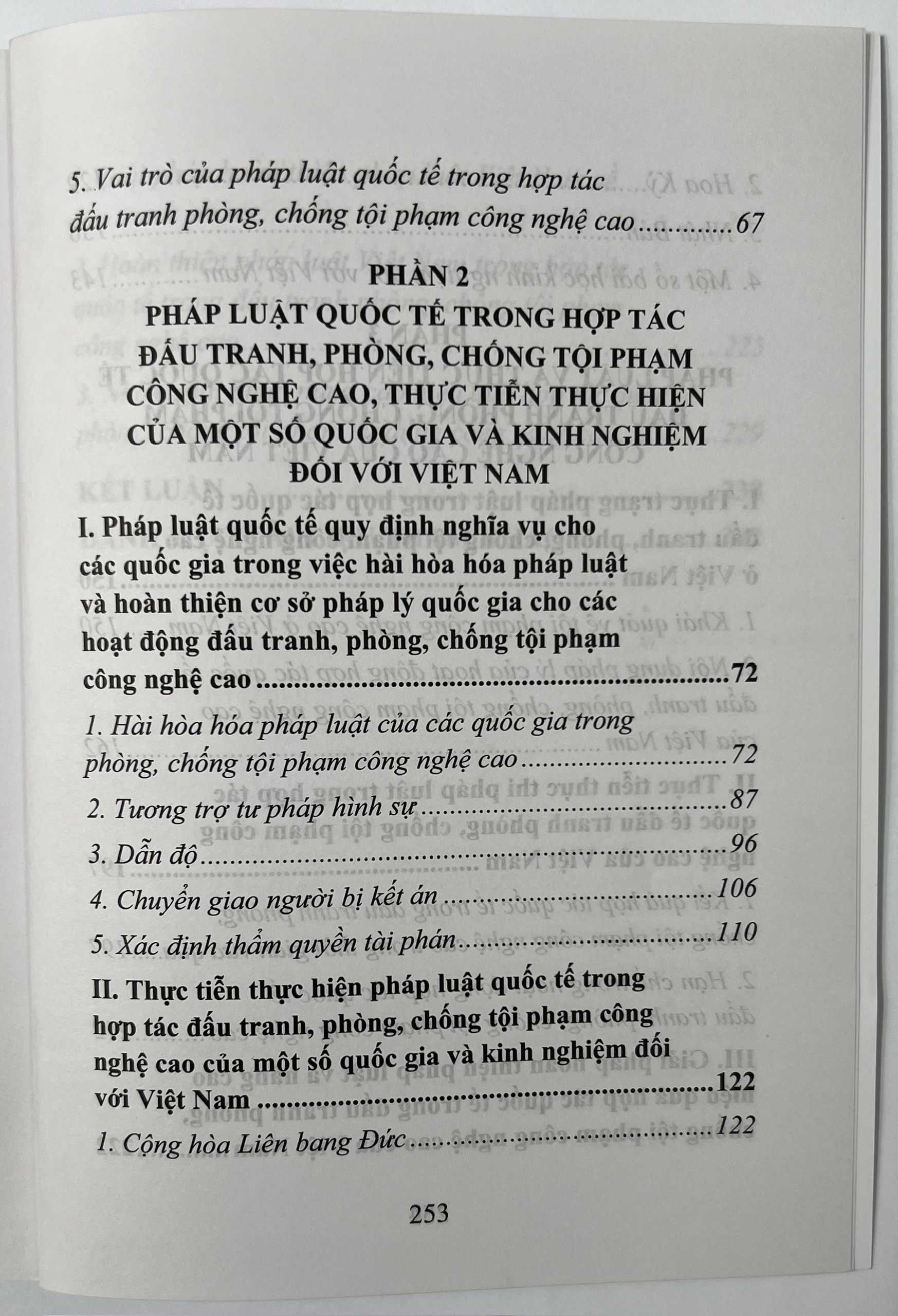 Sách - Pháp Luật Quốc Tế Trong Hợp Tác Đấu Tranh Phòng, Chống Tội Phạm Công Nghệ Cao