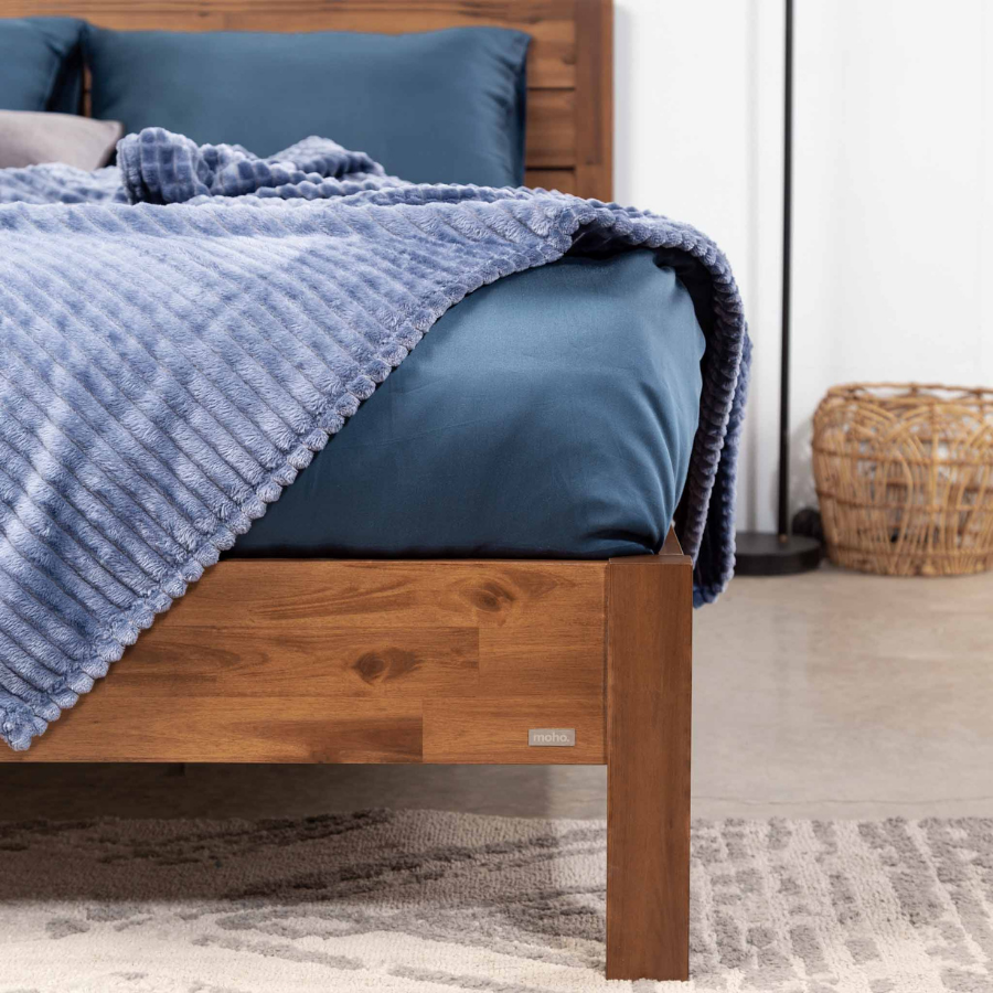 Giường ngủ gỗ CT17MH màu vàng nâu