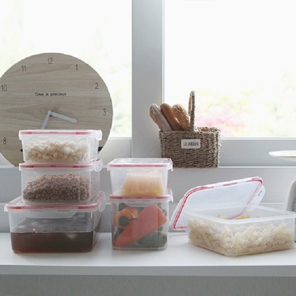 Combo 4 hộp nhựa chữ nhật bảo quản thực phẩm Inomata (Full size) - Có khóa nắp 4 chiều