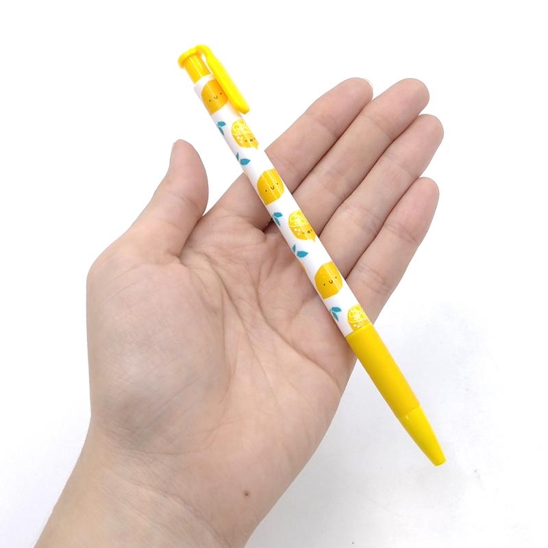 Bút Bi 0.5mm Đầu Bấm ,Thân Có Hình M&G 82776 - Vàng