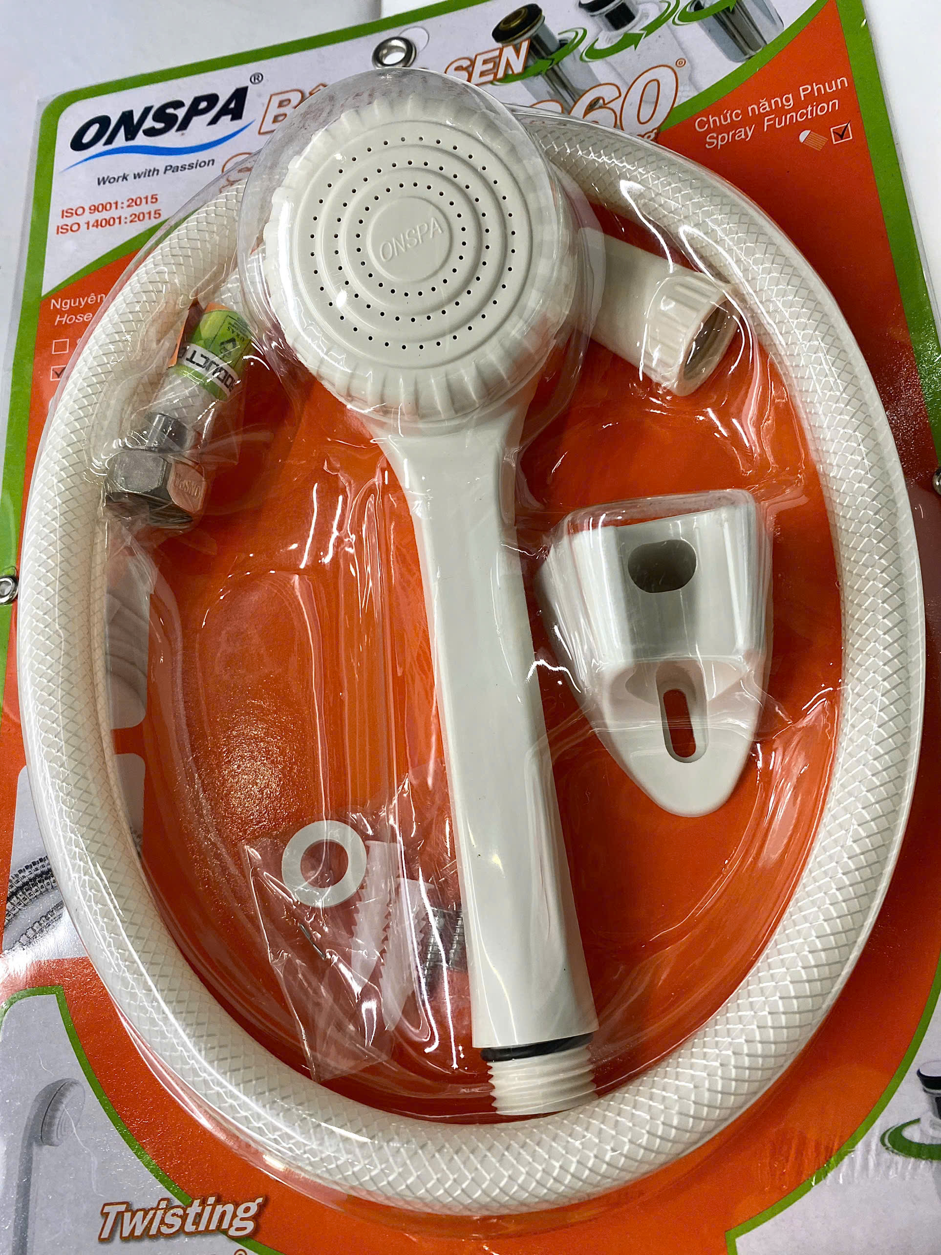 Vòi sen nhựa Onspa L101