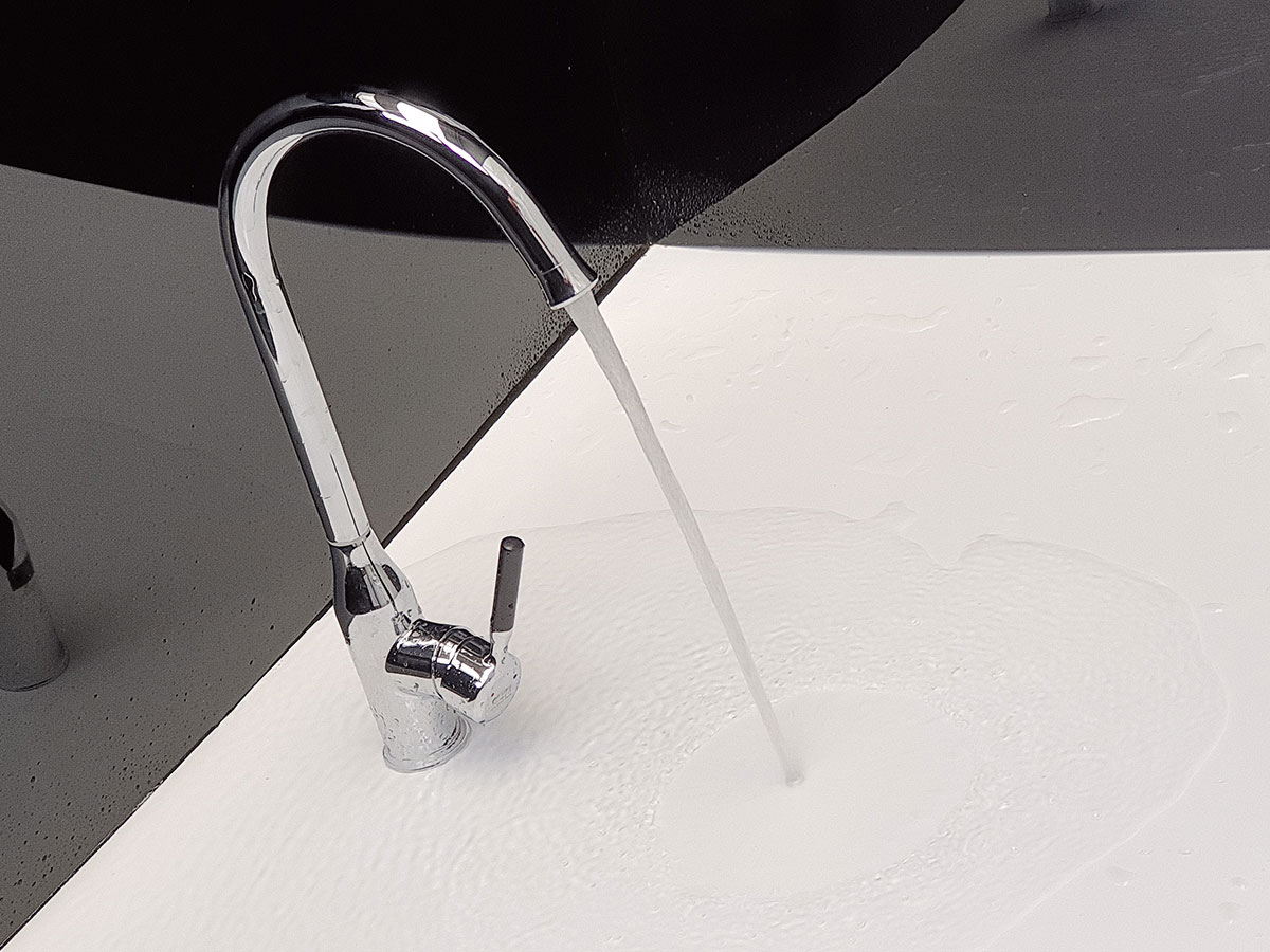 Vòi rửa chén nóng lạnh Đồng mạ Chrome Eurolife EL-KM04 (Trắng bạc)