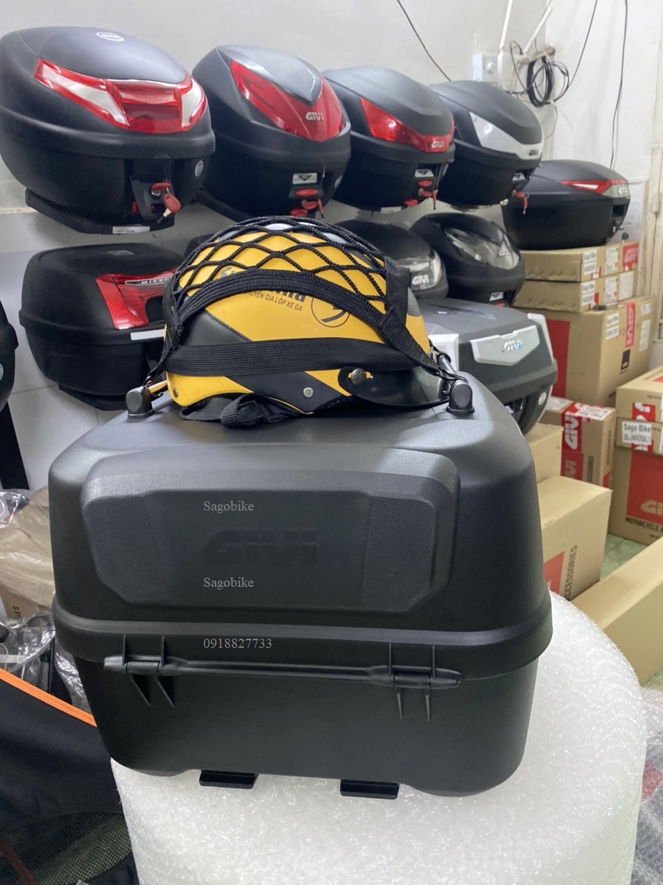 Thùng givi B32NB-ADV, thùng givi 32lit kèm đế, ốc gắn cho xe máy, xe đạp, xe đạp điện, xe máy điện