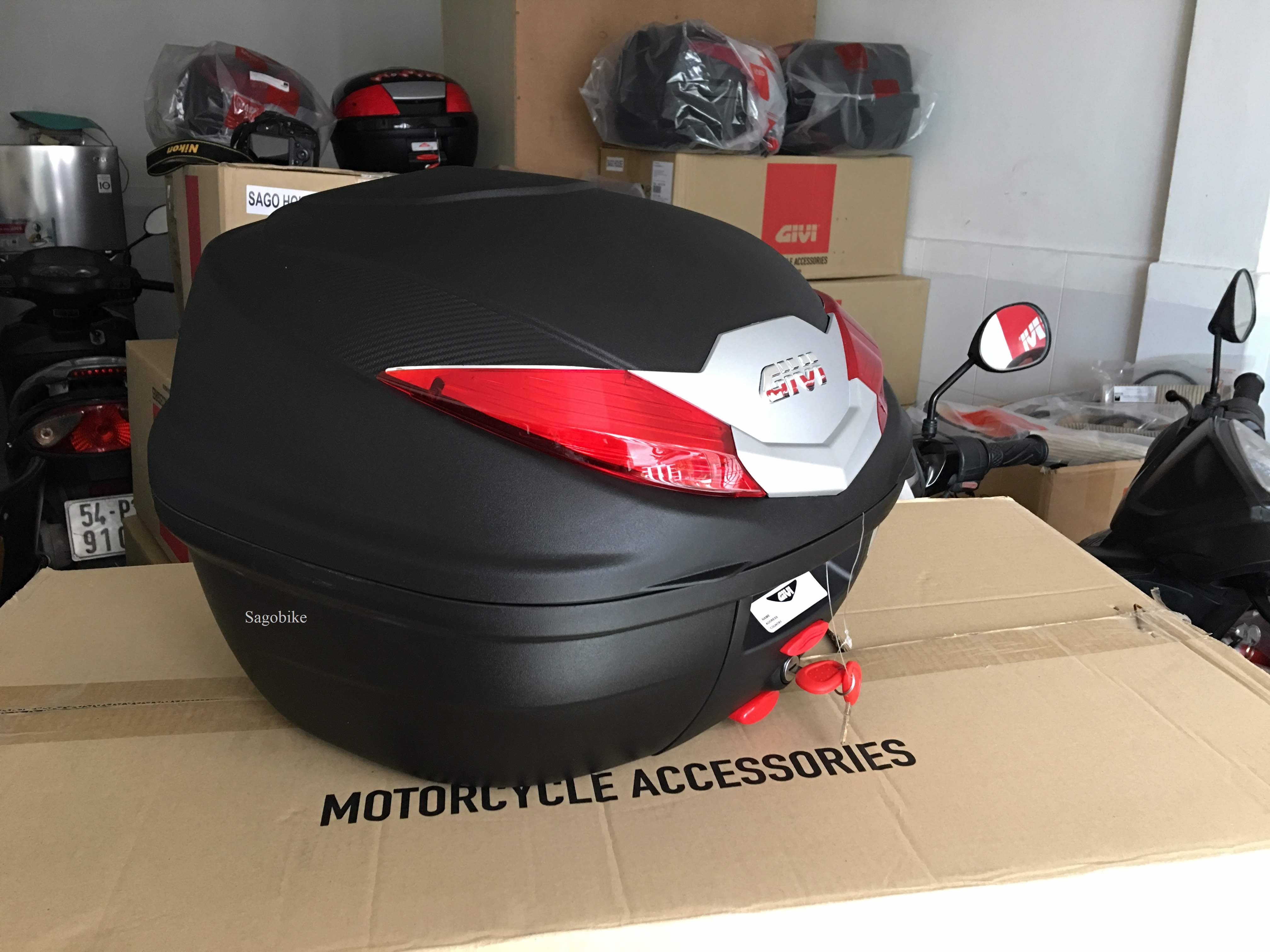Thùng givi B360N kèm đế đệm MP70N và ốc gắn, thùng gắn sau xe máy givi