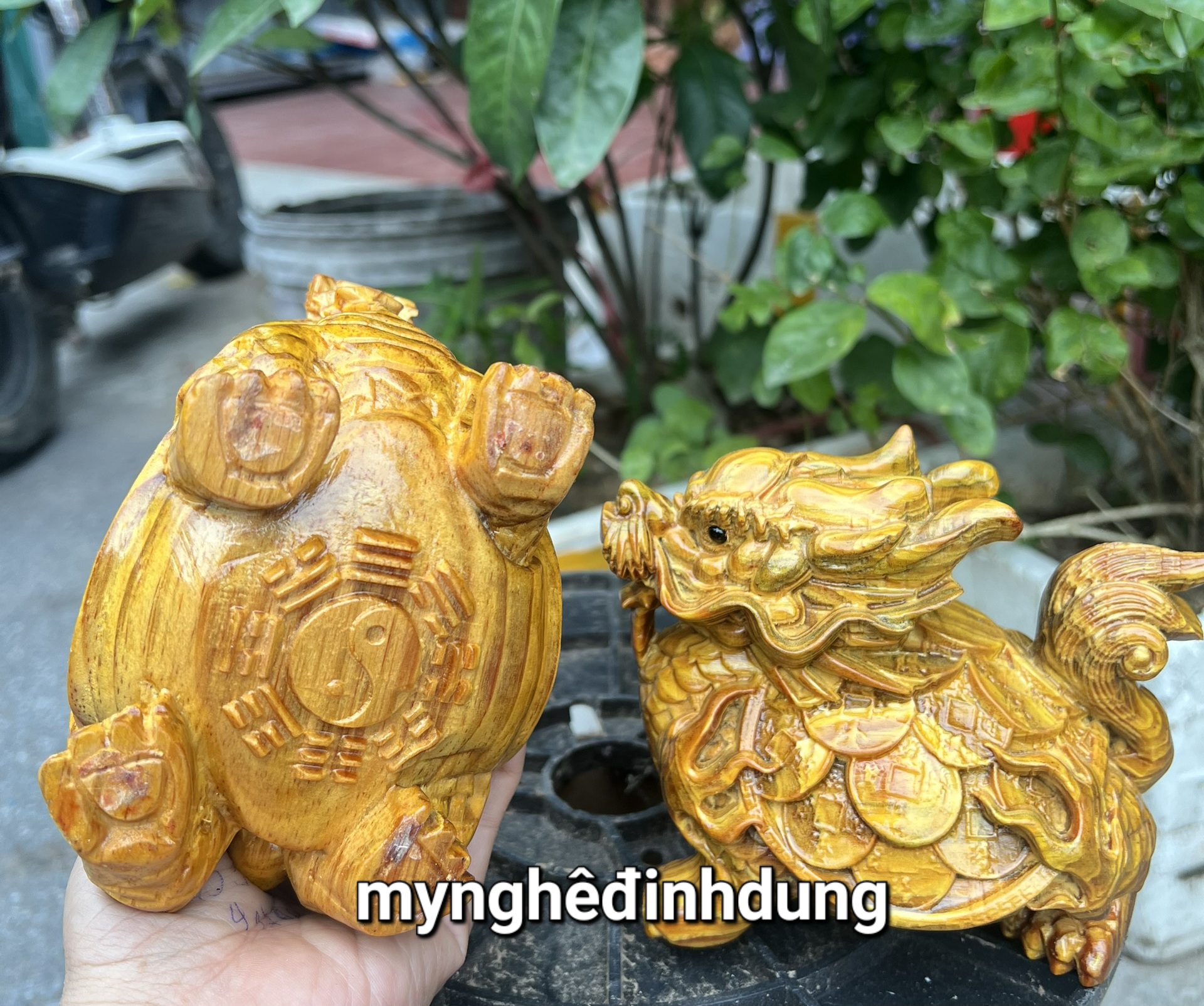 Cặp tượng lòng quy (rùa ) bằng gỗ huyết long đẹp long lanh kt 15x12x10cm