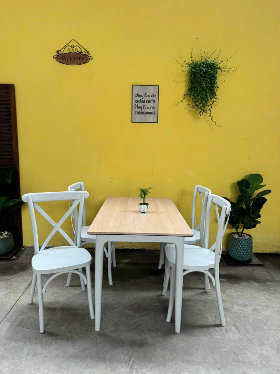 Bộ bàn ăn Bistro SM12CT Tundo kích thước 1m2 + 4 ghế