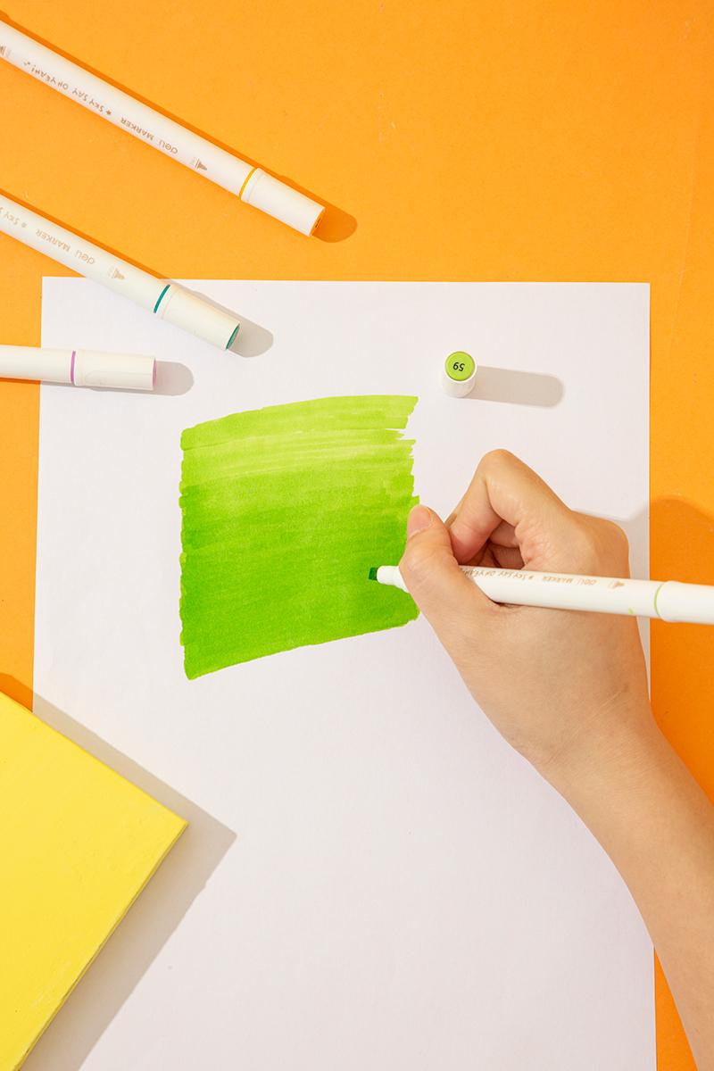 Hộp Bút 12 Màu Deli Sketch Marker - Phiên Bản Sơn Tùng M-TP Giới Hạn - Deli C185-12