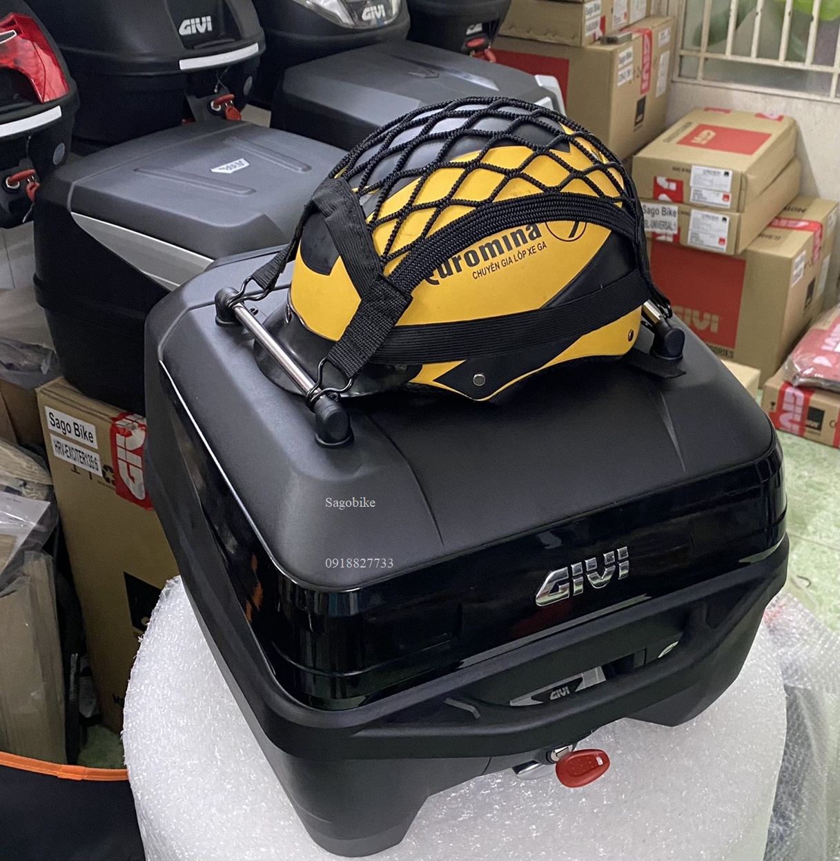 Thùng givi B32NB-ADV, thùng givi 32lit kèm đế, ốc gắn cho xe máy, xe đạp, xe đạp điện, xe máy điện