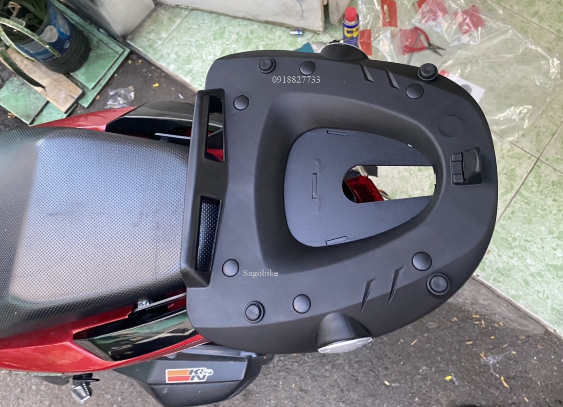 Thùng Givi E43NTL_ADV và baga givi SRV lắp cho Vario, thùng xe Vario