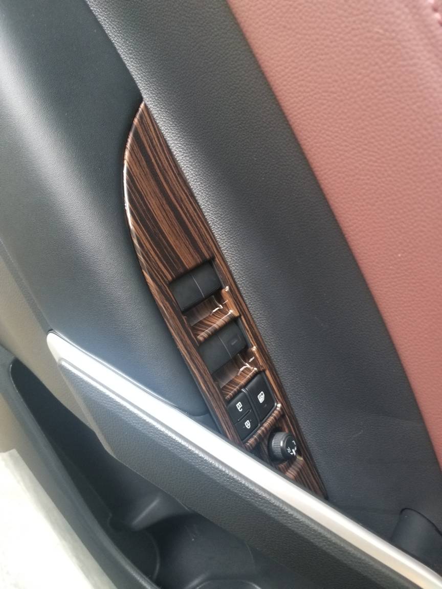 Ốp nội thất mẫu Vân Đá - Vân Gỗ nhựa ABS cao cấp cho xe Toyota Cross 2020 - 2022