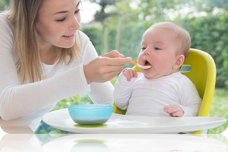 Bộ Miếng Hít Chống Trượt Màu Chanh Kèm Tô Màu Xanh Biển Kidsme 160495
