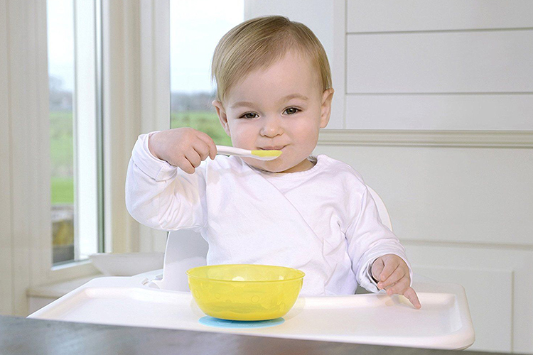 Bộ Miếng Hít Chống Trượt Màu Xanh Biển Kèm Tô Màu Chanh Kidsme 160496