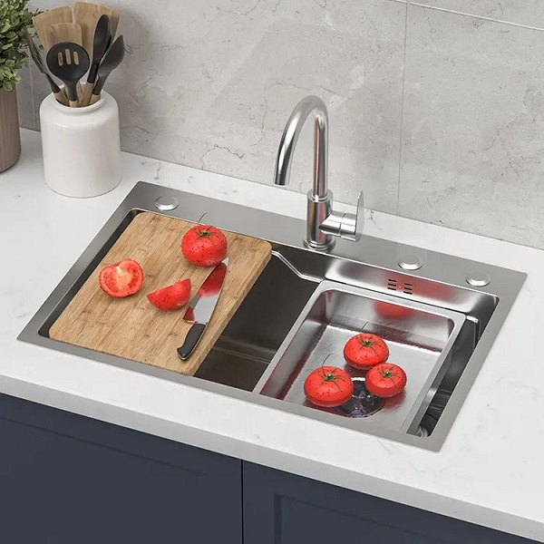Chậu rửa chén bát 1 hố 7546 Valenza sus 304 dày 3li kèm khay inox, bộ xả to thoát nhanh ngăn mùi, rổ lỗ inox