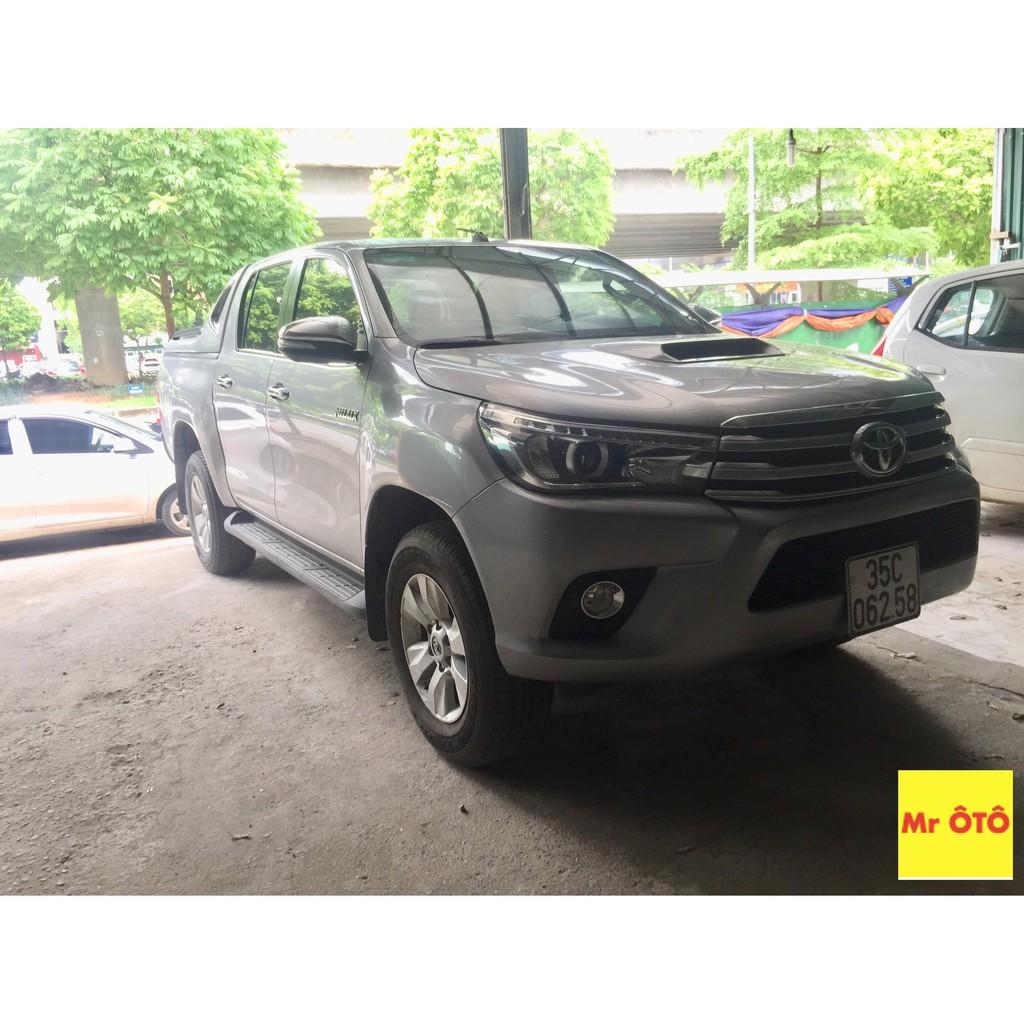 RÈM CHE NẮNG NAM CHÂM CHO XE TOYOTA HILUX 2016-2020