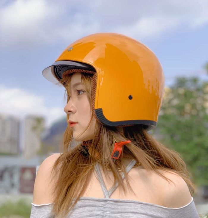 Nón bảo hiểm 3/4 ROYAL M139 có kính âm màu VÀNG NGHỆ BÓNG